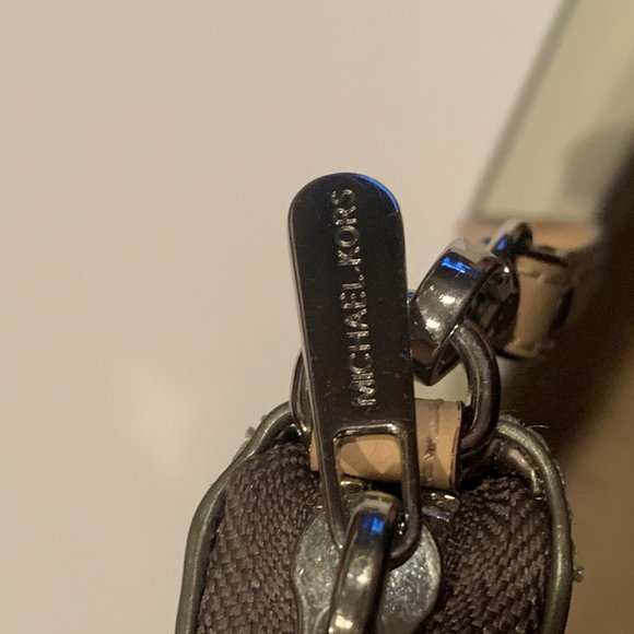 MICHAEL KORS Jet Set Metallic Mirror Wallet - Picture 5 of 8